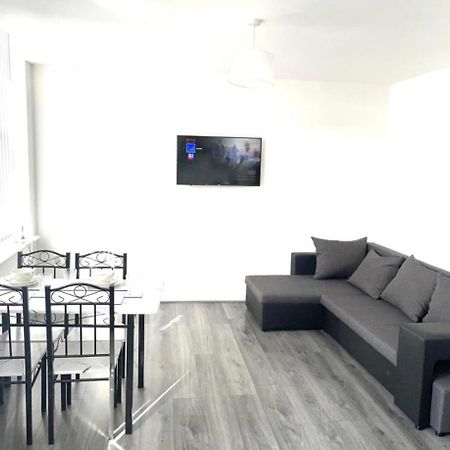 Amhc City Apartments Bradford City Centre One & Two Bedroom Apartments, 24 Hours Express Self Check In, Long Stay Contractors Welcome, Paid Parking Available Nearby Bagian luar foto